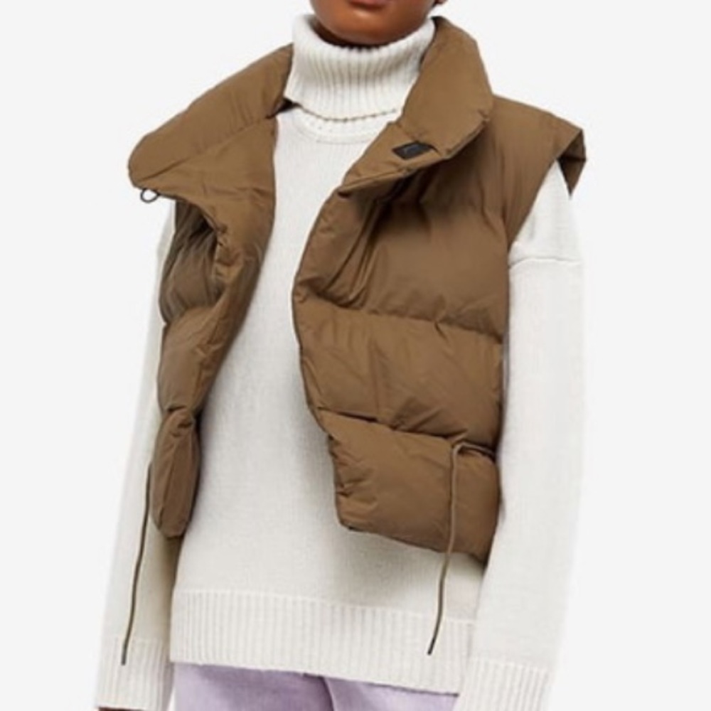 RAINS NWT Women's Puffer Vest in Wood size large